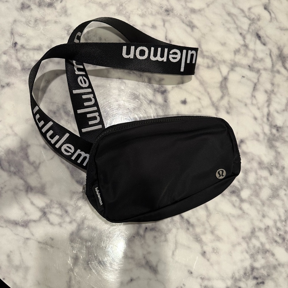 Lulu lemon Belt bag